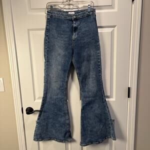 Forever21 High Rise Jeans Size 28 Bell Bottom Flare Leg Stretch Denim Hippie
